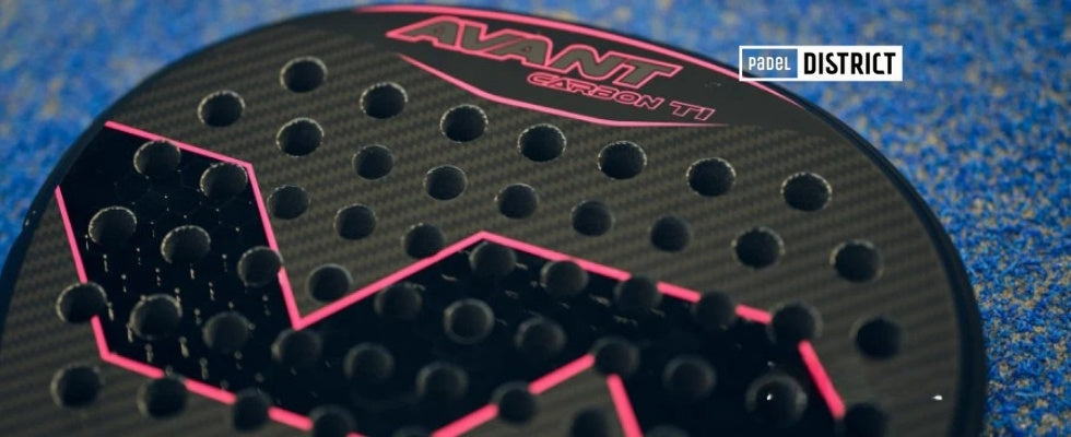 waarom zitten er gaten in een padel racket